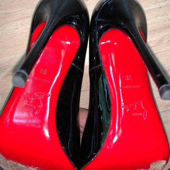 So Kate Patent Pointed-Toe Red Sole Pump - Picture 11 of 11